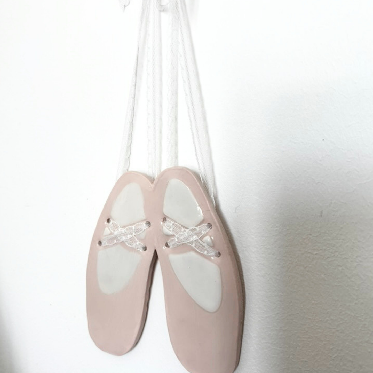 Suspension murale Ballerine