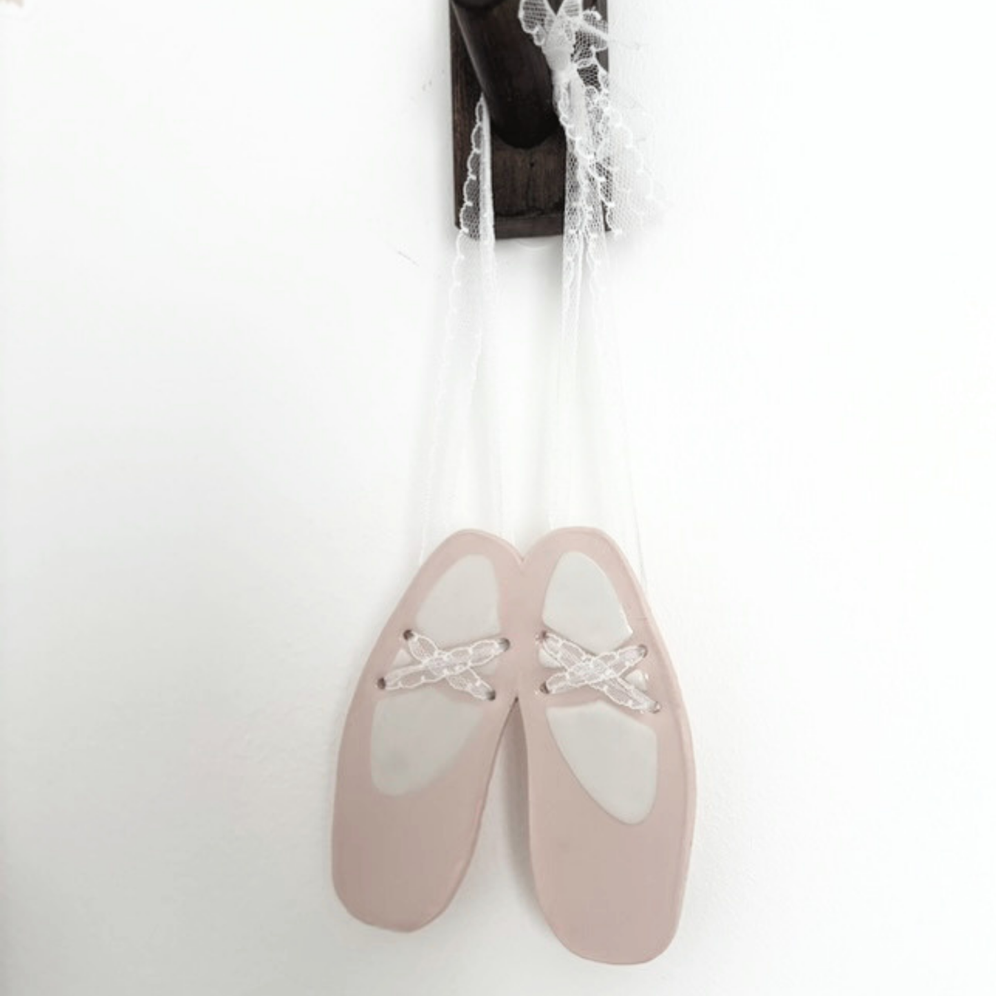 Suspension murale Ballerine