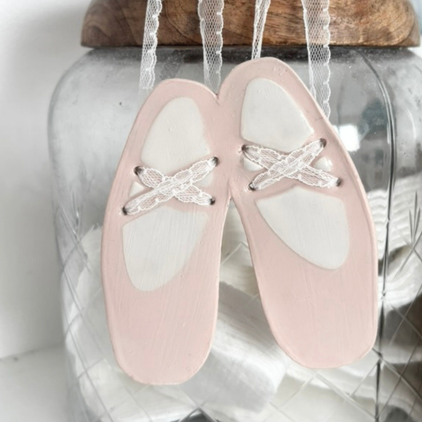 Suspension murale Ballerine